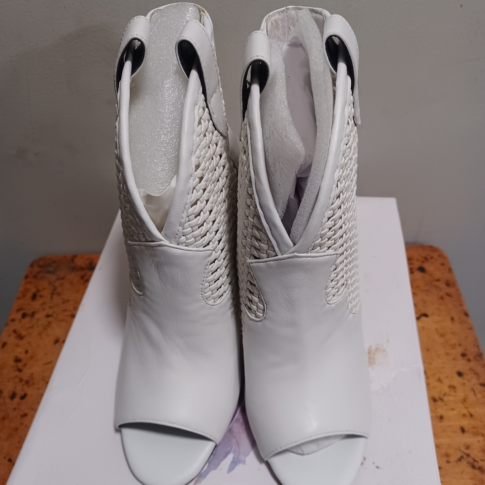 WHITE OPEN TOE BOOTIES